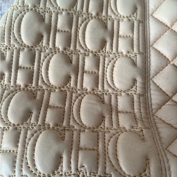 Carolina Herrera Vintage Chain Shoulder Bag - Picture 6 of 7